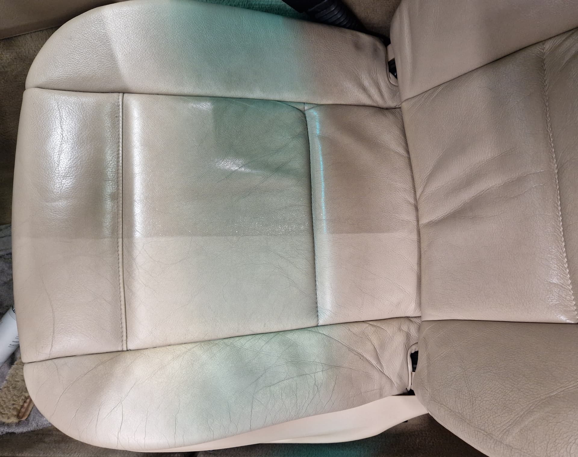 Jak dbać o skórzaną tapicerkę w samochodzie? 1