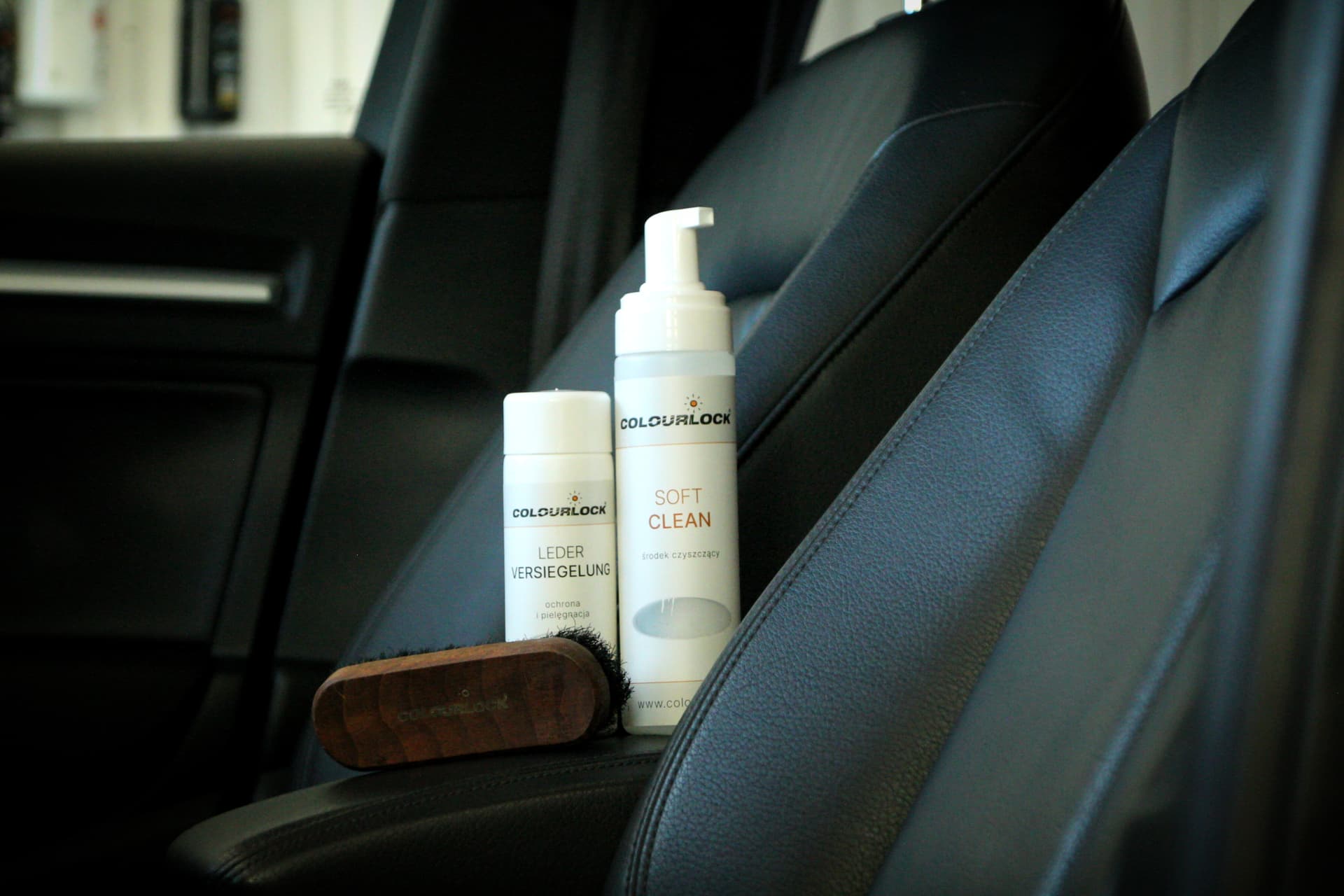 Jak skutecznie wyczyścić tapicerkę samochodową? 1